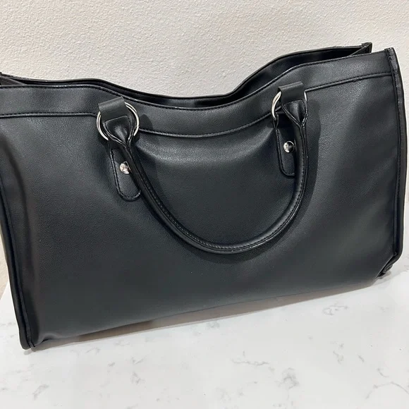 Juicy Couture Black Tote with Pink Charm - Picture 2 of 6